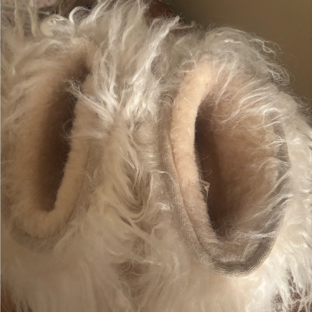 UGG Cream Fluffy Women's Shoes - Picture 2 of 5